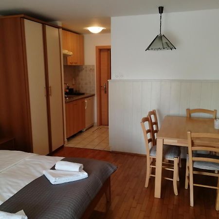 Apartmaji Z Fizine 포르토로즈 외부 사진