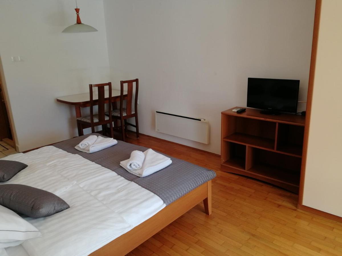 Apartmaji Z Fizine 포르토로즈 외부 사진